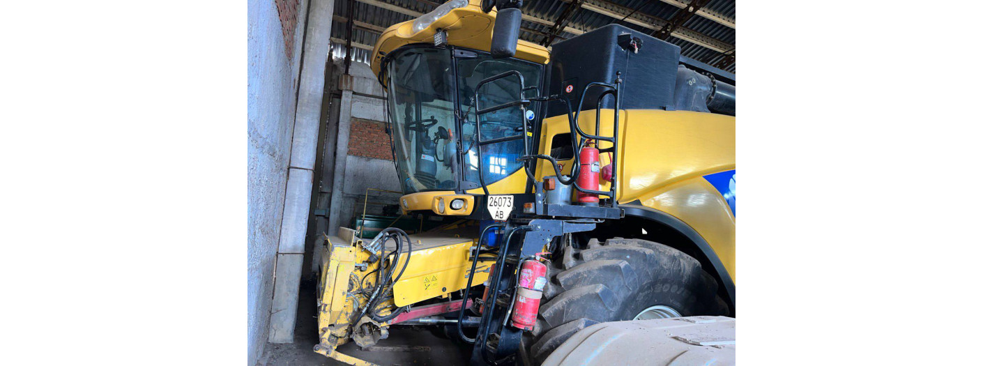 Комбайн зернозбиральний New Holland CX8080